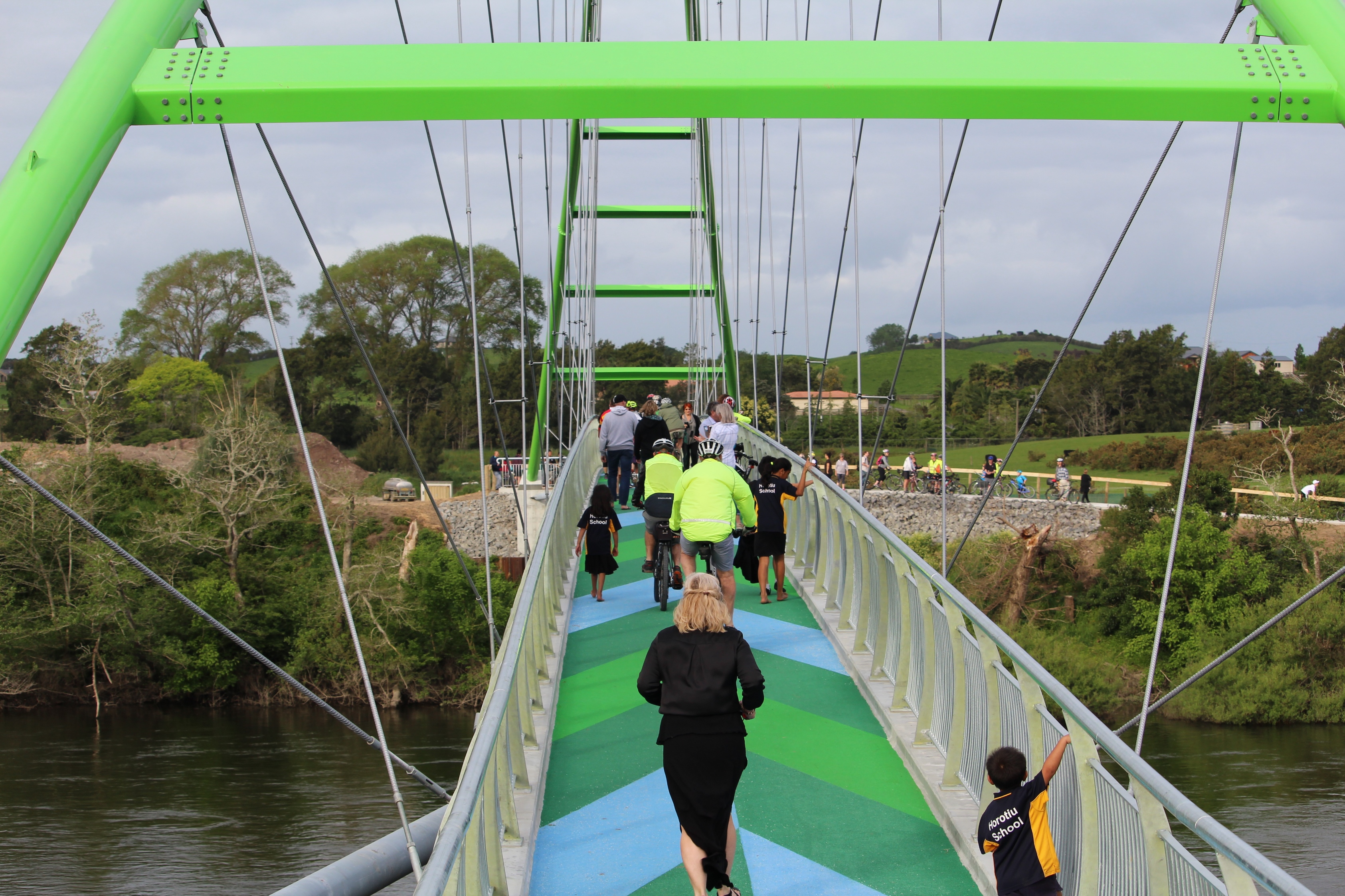 perry bridge launch2