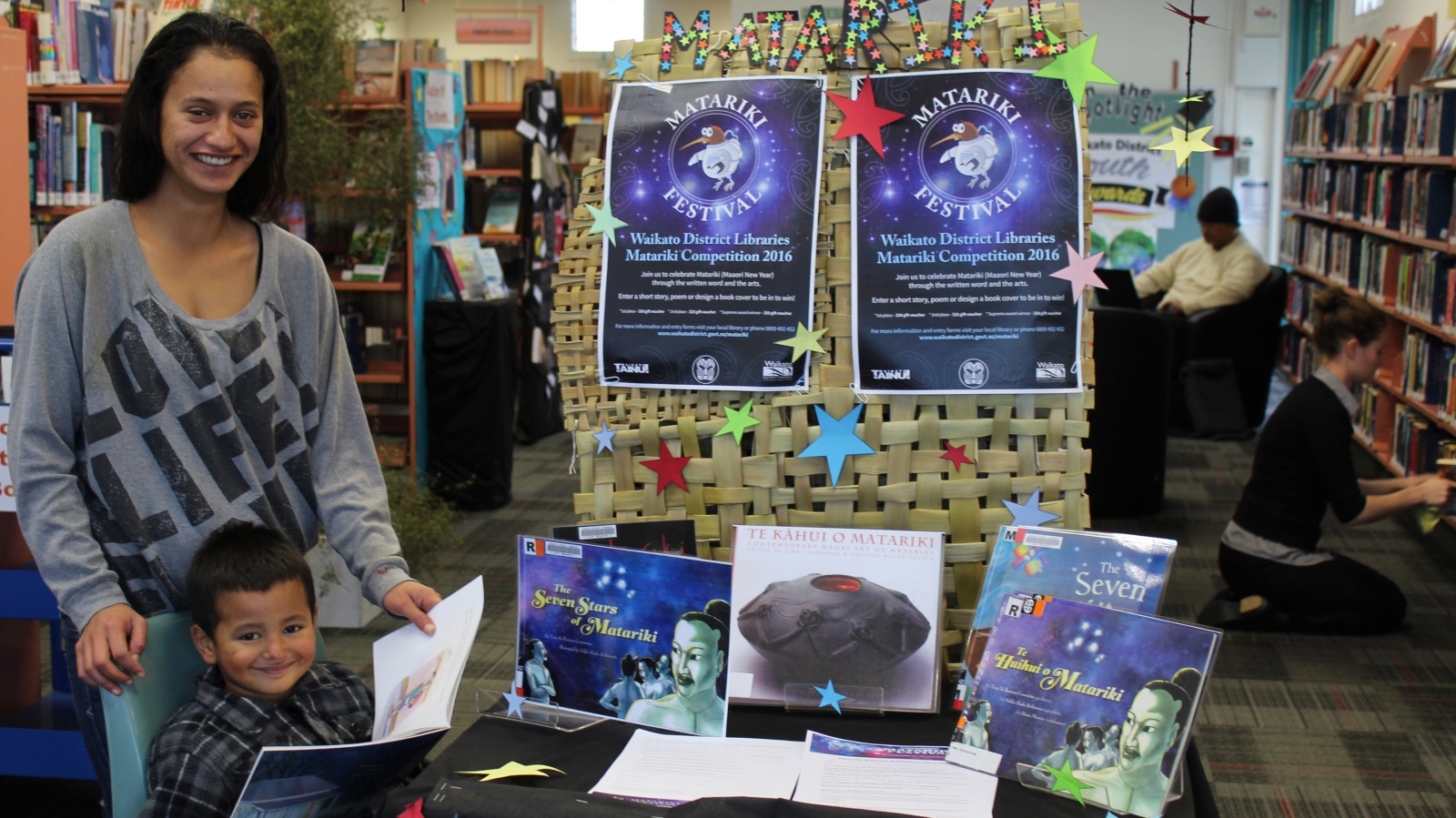 Te Aroha Waitohi with 4-y-o son Isaac (from Huntly) at Ngaruawahia library