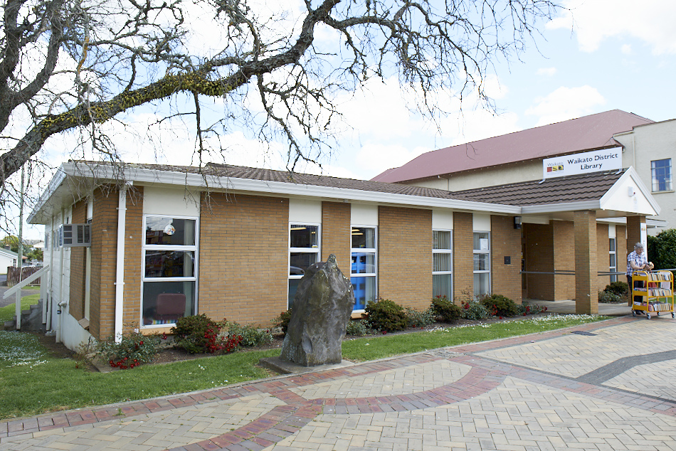 Tuakau Library