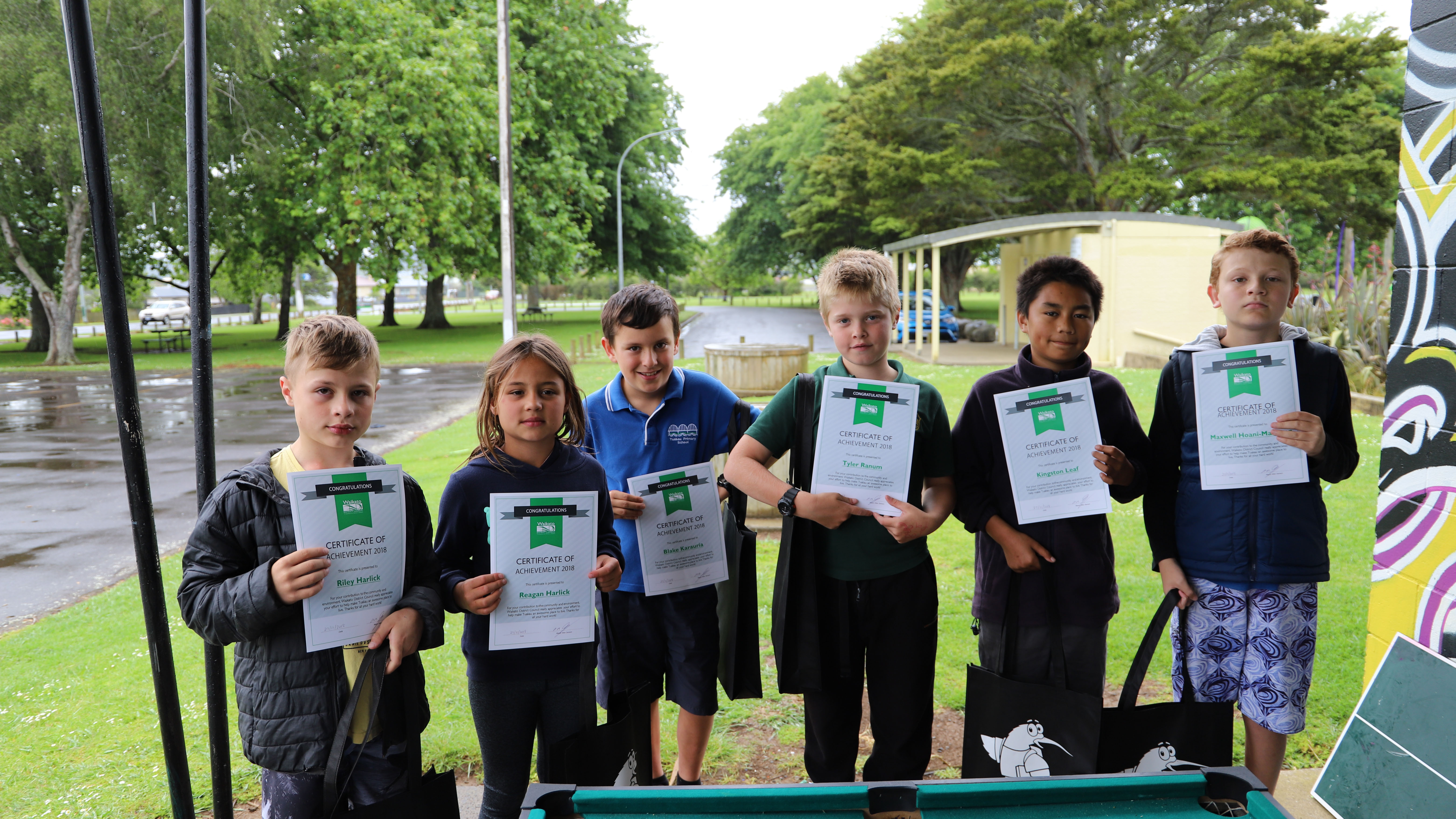 Tuakau kids get rewarded for doing good deed